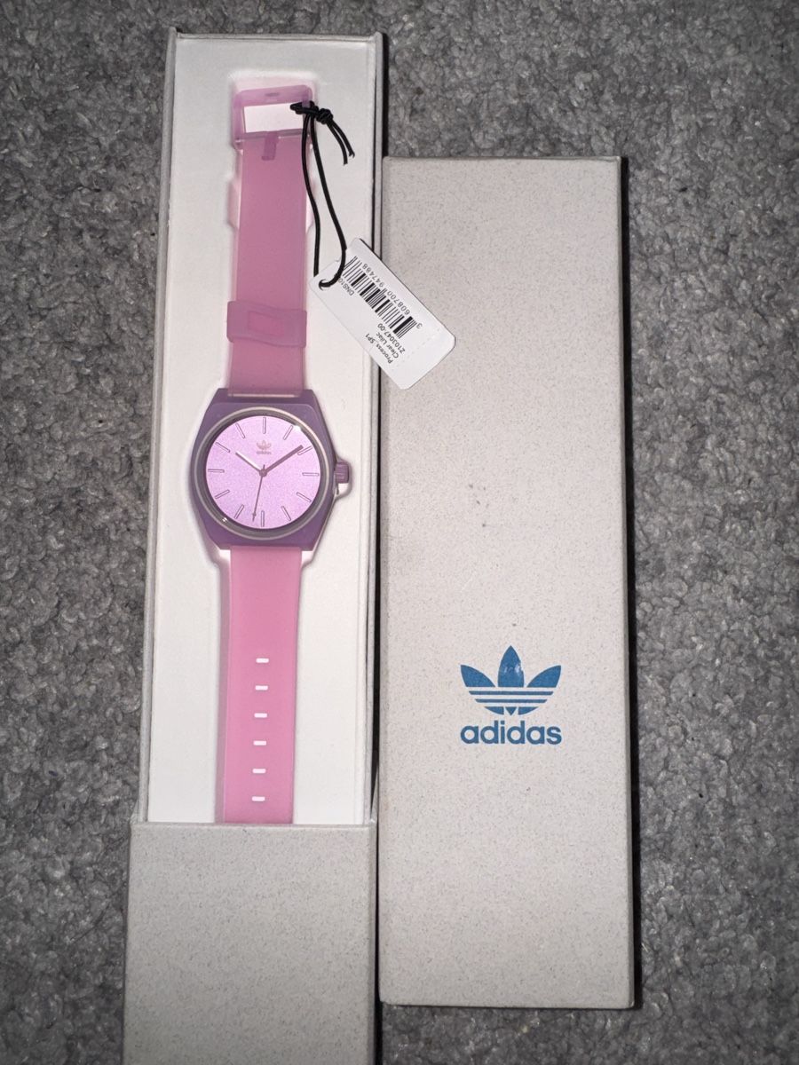 Adidas Orologi: Adidas Uhr Pink/Lila Originalverpackt – Nuovo e nell'imballaggio originale da Steinhausen venduto da den_9rkv 1