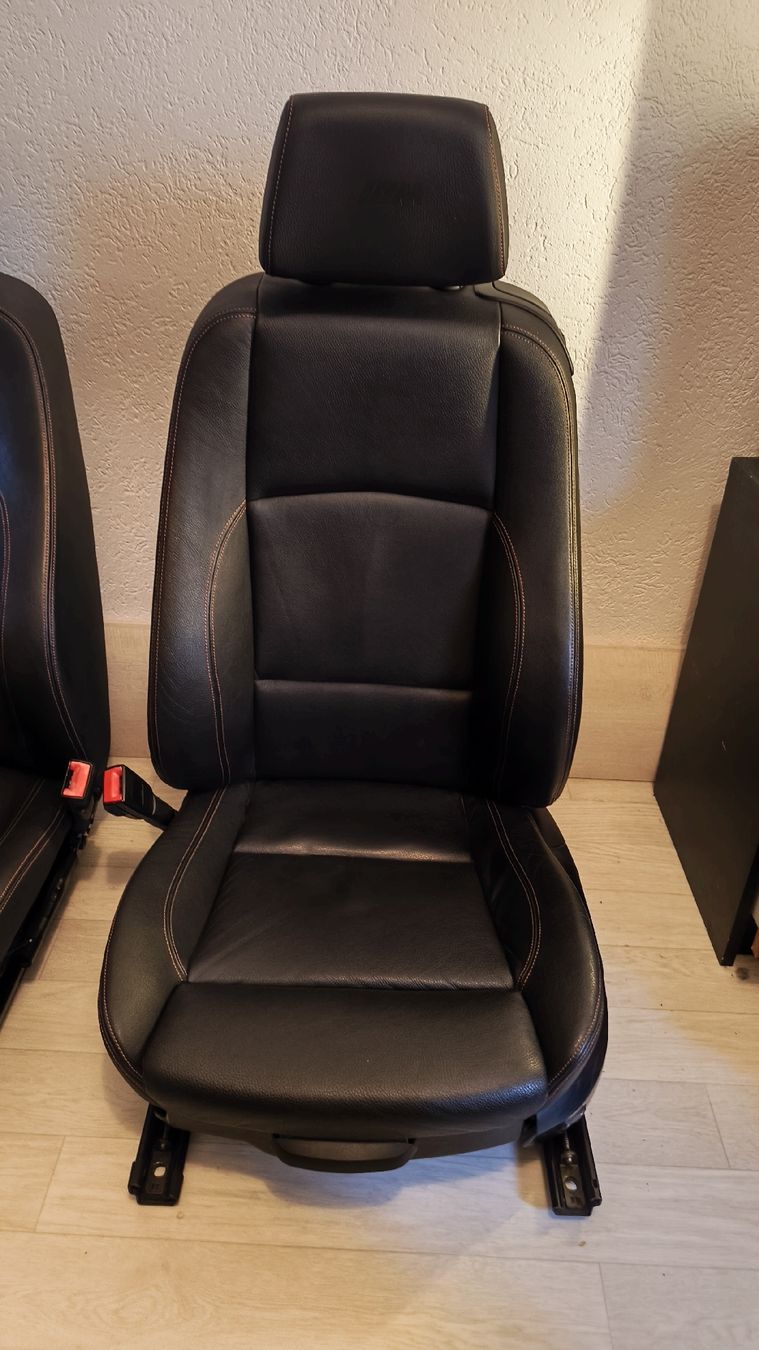 BMW Toutes les pièces auto: BMW 1M seat (1er M coupe e82) – D'occasion à Ste-Croix par mylprs 2