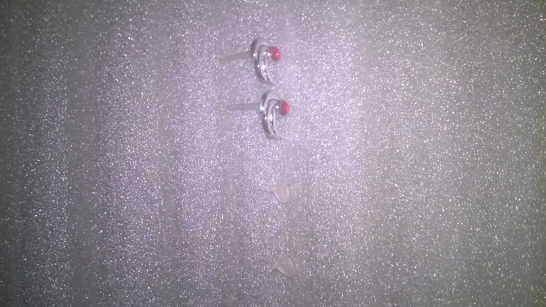 Boucles d'oreille: ohrringe modeschmuck mit rot kristall,,,glanzig – Neuf (Voir description) à Basel par bijoutrie_4 1