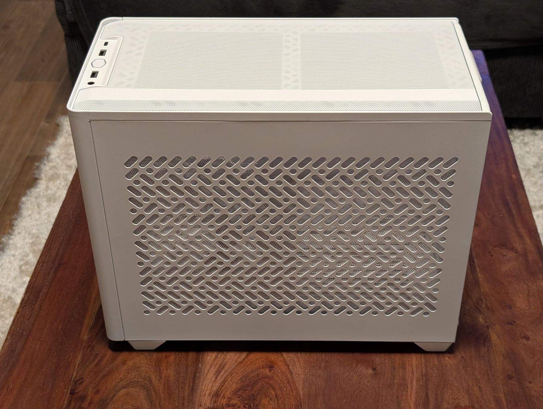 Custodie: CoolerMaster NR200P V2 Gehäuse – Usato da Zürich venduto da Toruko 3