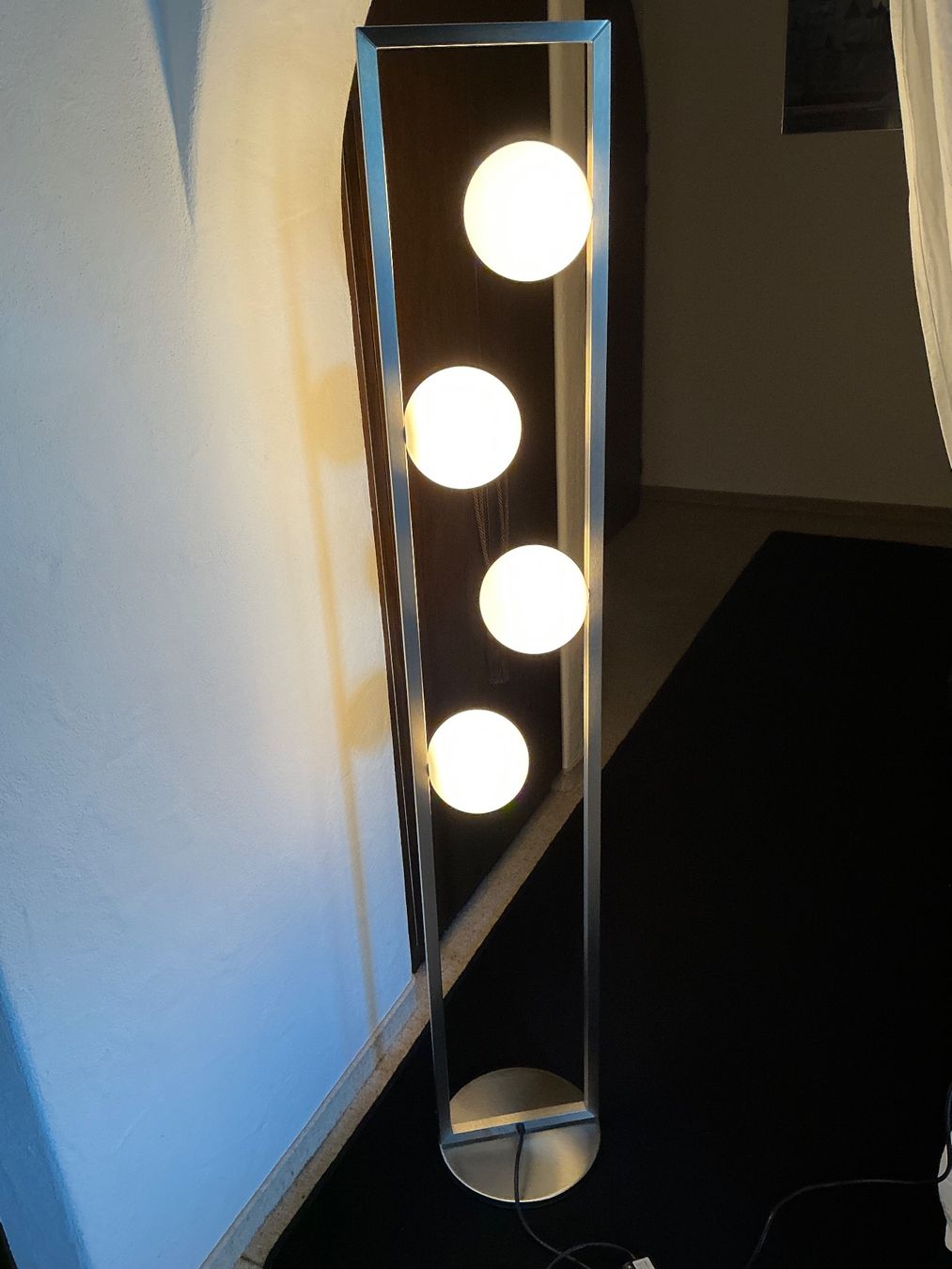 Lampade: Stehlampe mit 4 Halogen Kugelleuchten – Usato da Neerach venduto da Amtrak283