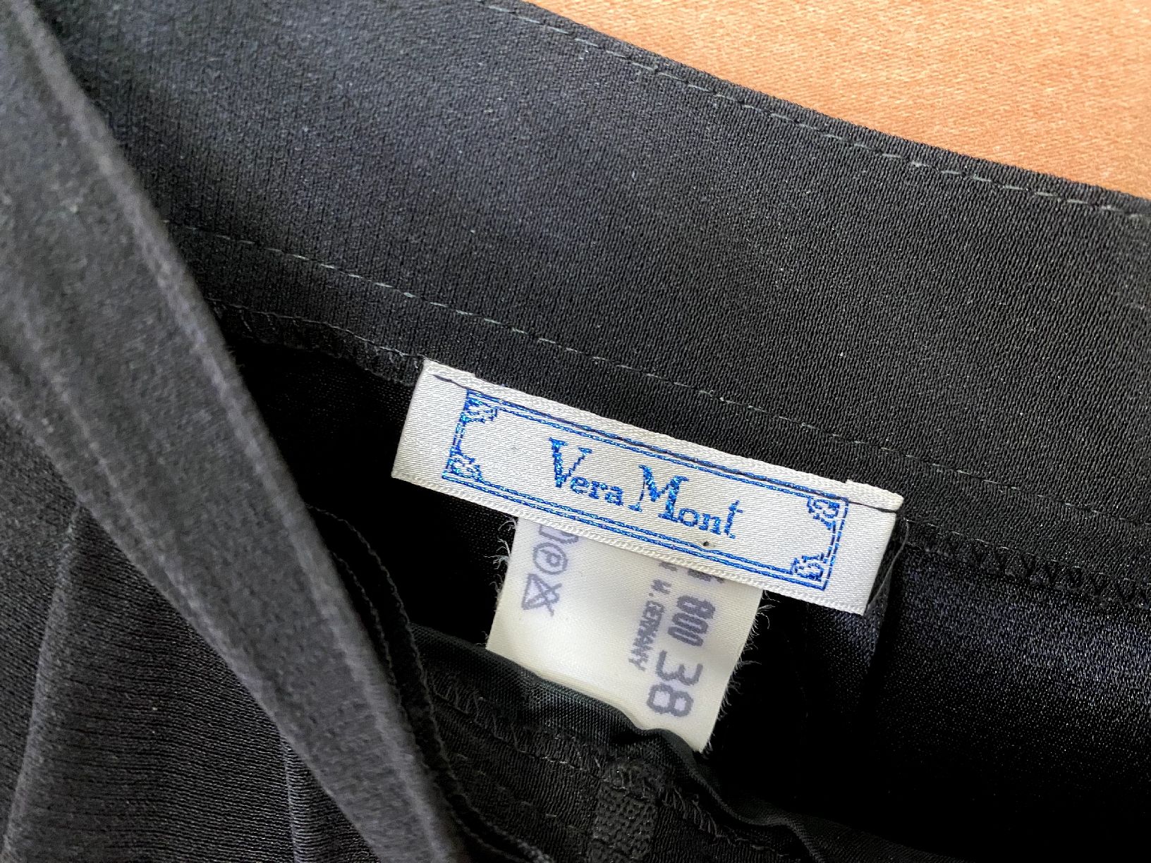 Pantaloni: Damen Hose – Usato da Zollikon venduto da TimeIsMoney 4