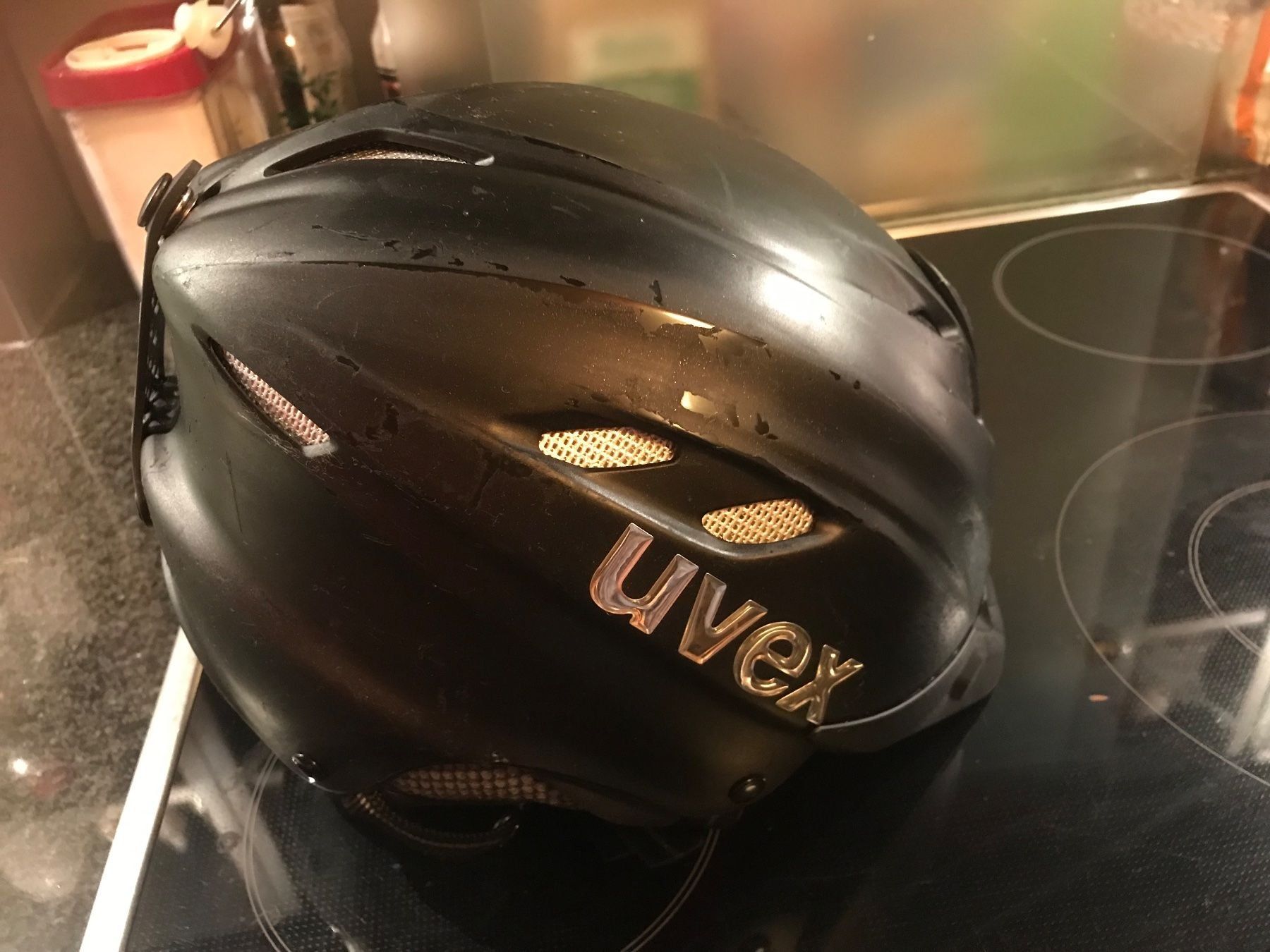 Uvex Caschi: Uvex Skihelm schwarz M – Usato da Bergdietikon venduto da antovale 3