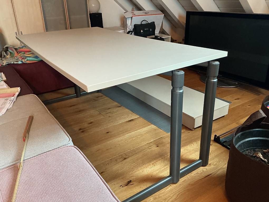 Bureaux: Bürotisch – D'occasion à Matzingen par Jast78