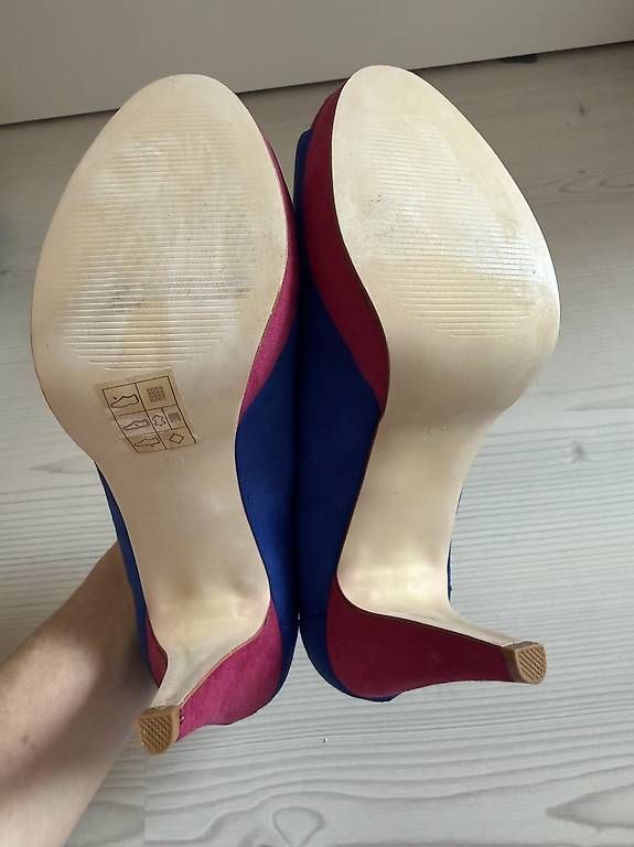 Damenschuhe: Pumps pink/kaiser blau 40 la strada  – Gebraucht aus Buchberg von the_w8gy 2