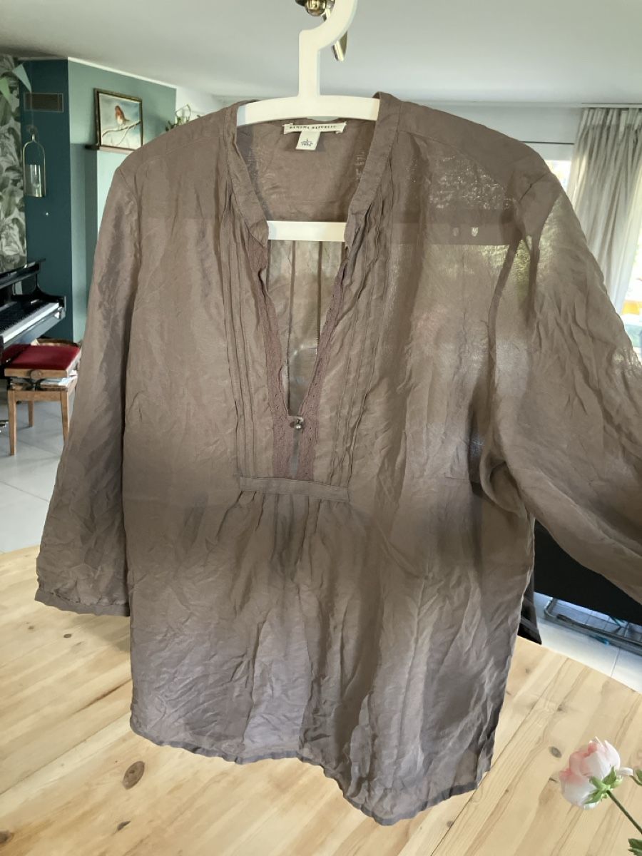 Banana Republic Camicette: banana republic seidenbluse grösse L  – Usato da riggisberg venduto da yiin