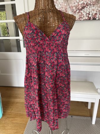 Kleid mit Blumenmuster, Divided, 38