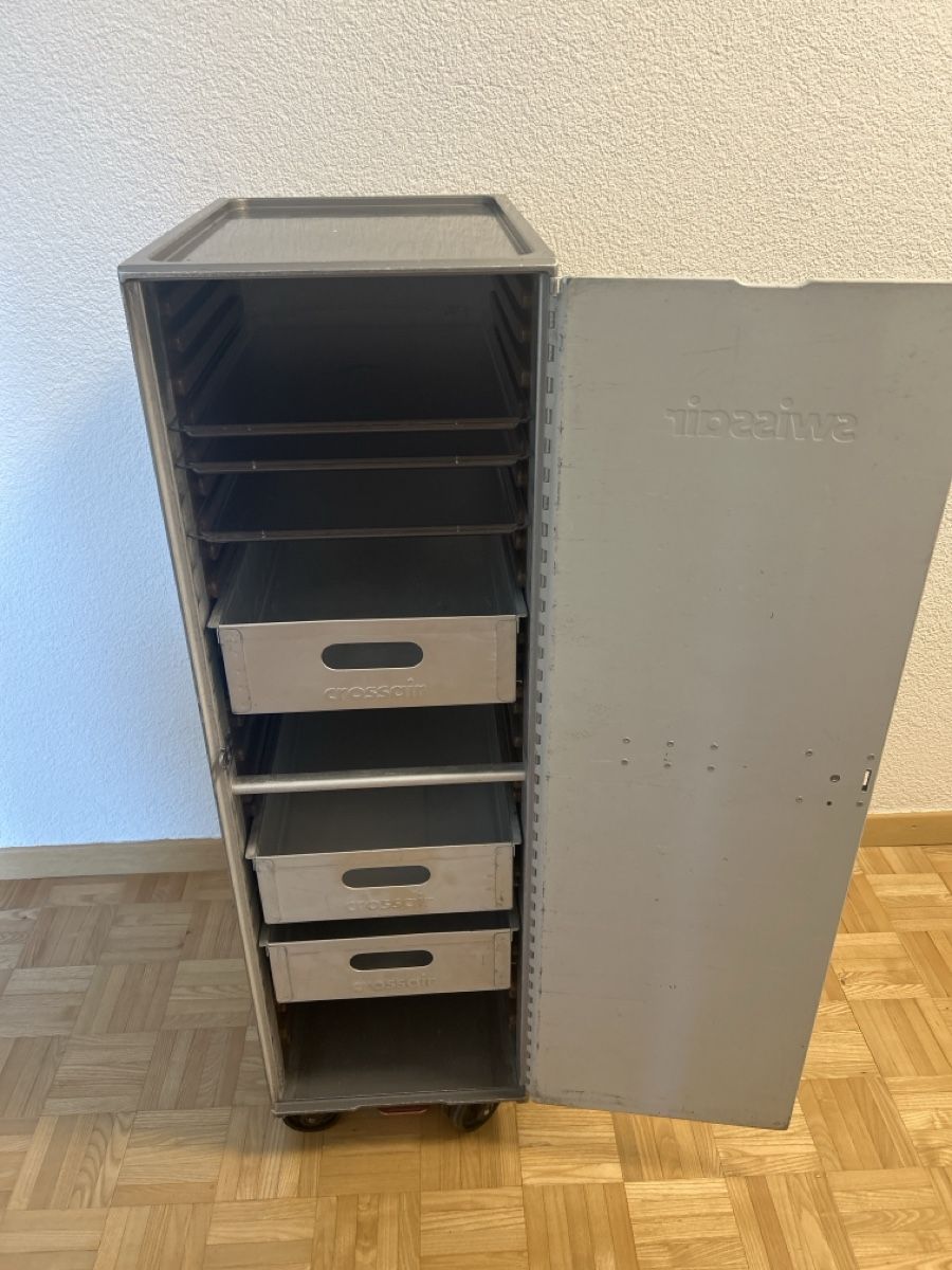 Swissair Sonstiges zu Aviatik: Swissair Trolley Flugzeug – Gebraucht aus kloten von Sgana 2