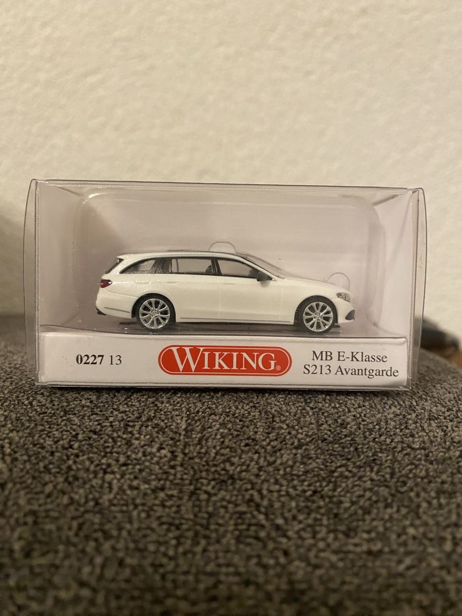 Wiking Voitures modèles: Wiking MB E-Klasse S213 Avantgarde 1.87 – Neuf avec emballage d'origine à arbon par tween_88