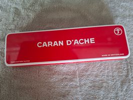 Vintage Caran d'Ache Metallbox rot leer sehr schöner Zustand