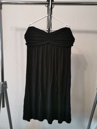 Noch ein kleines schwarzes. Grösse 38.