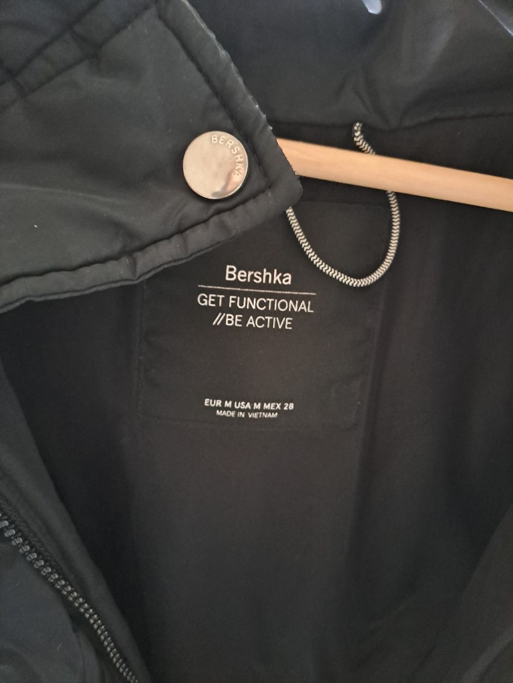 Bershka Jacken: Winterjacke Bershka – Gebraucht aus Rothenburg von 123odermatt 1