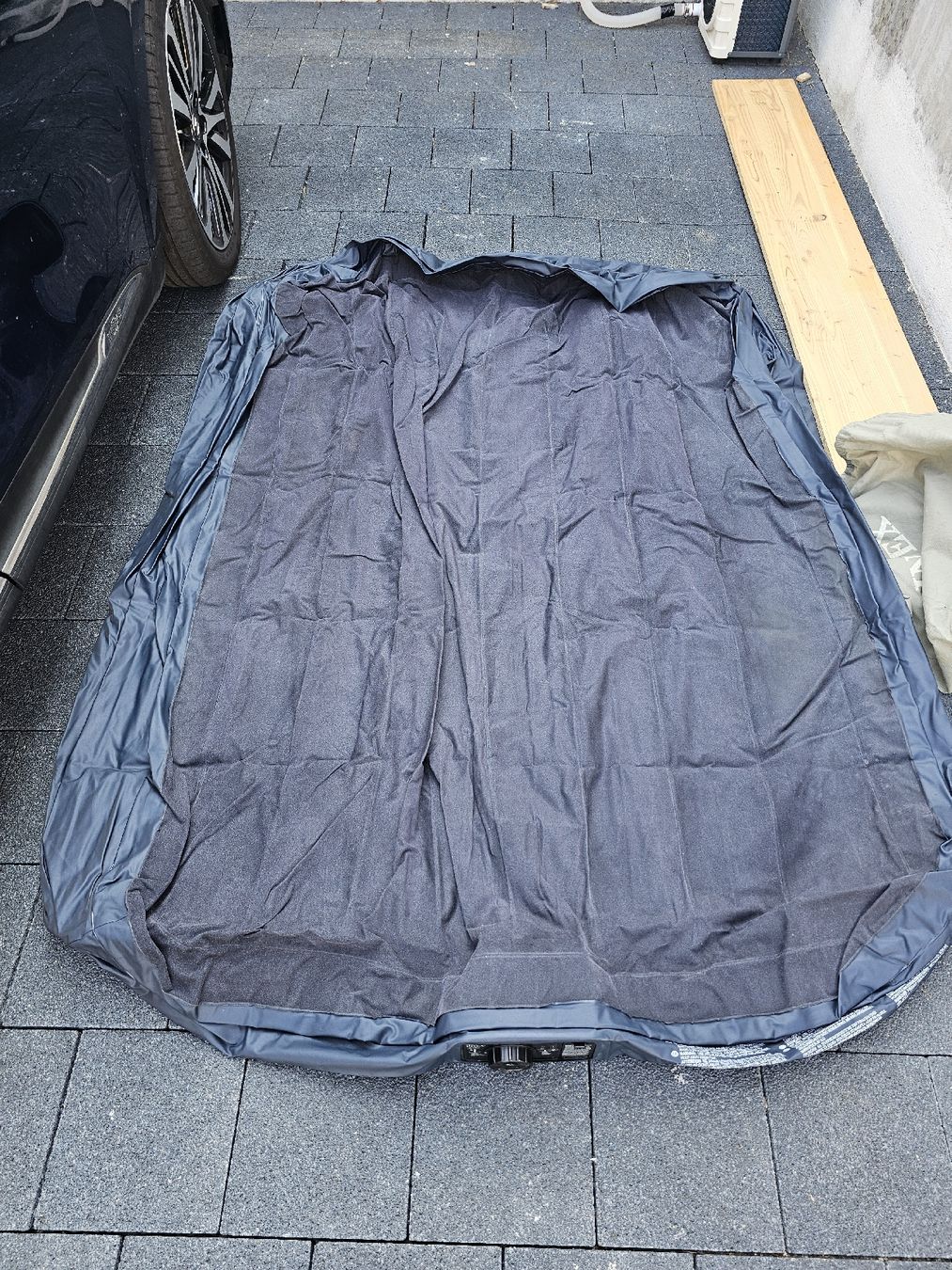Matelas: Intex Air Mattress with built-in pump good condition – D'occasion à Täuffelen par migueldesousa 2