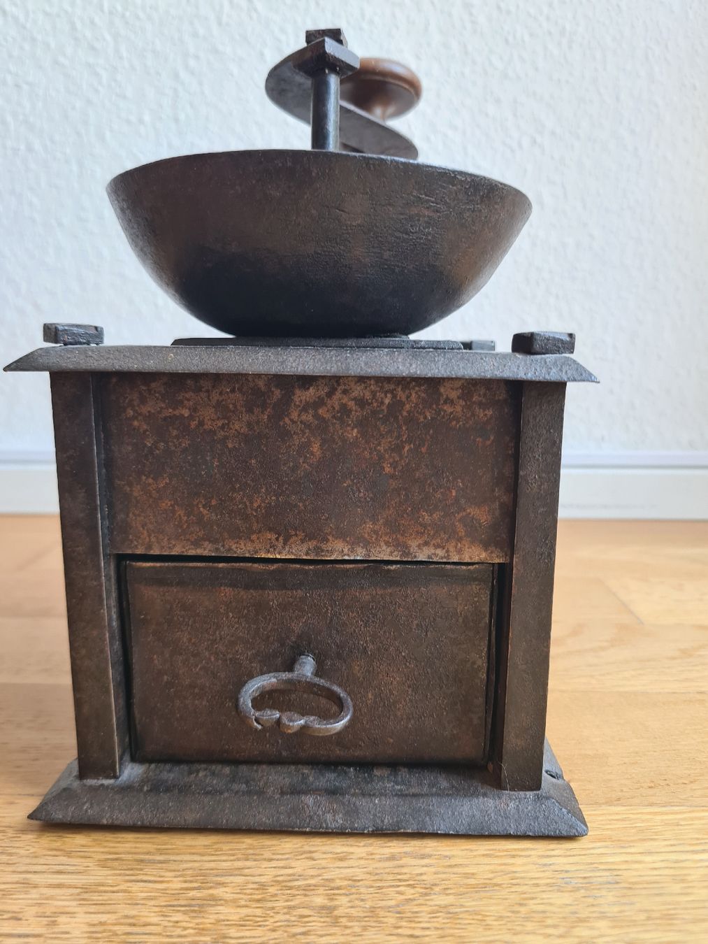 Appareils de cuisine: Kaffeemühle Eisen alt mit Schublade – D'occasion à Winterthur par mirj_tr 1