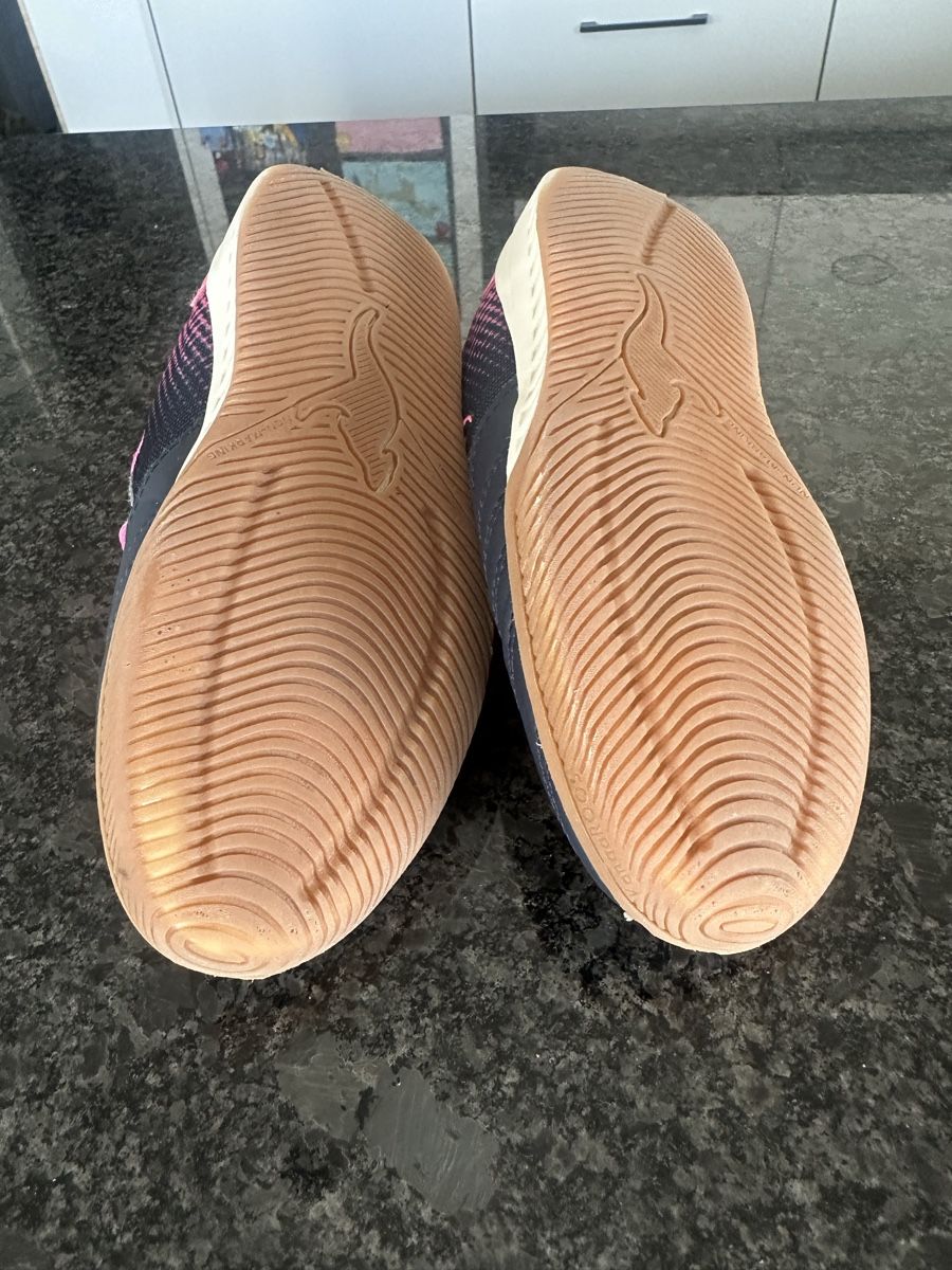 Schuhe für Mädchen: KangaROOS Hallenschuhe – Gebraucht aus Inwil von tomandjerry07 2