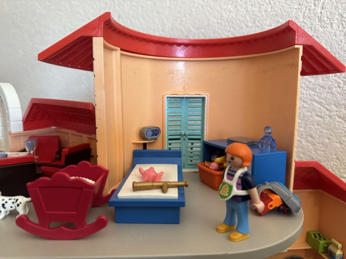 Spielzeuge: Playmobil Villa mit Einrichtung  – Gebraucht aus Bremgarten AG von NIKSELBREM 3
