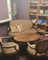 Antik Sitzgruppe 4-teilig Ovaler Tisch 2 Sessel 1 sofa