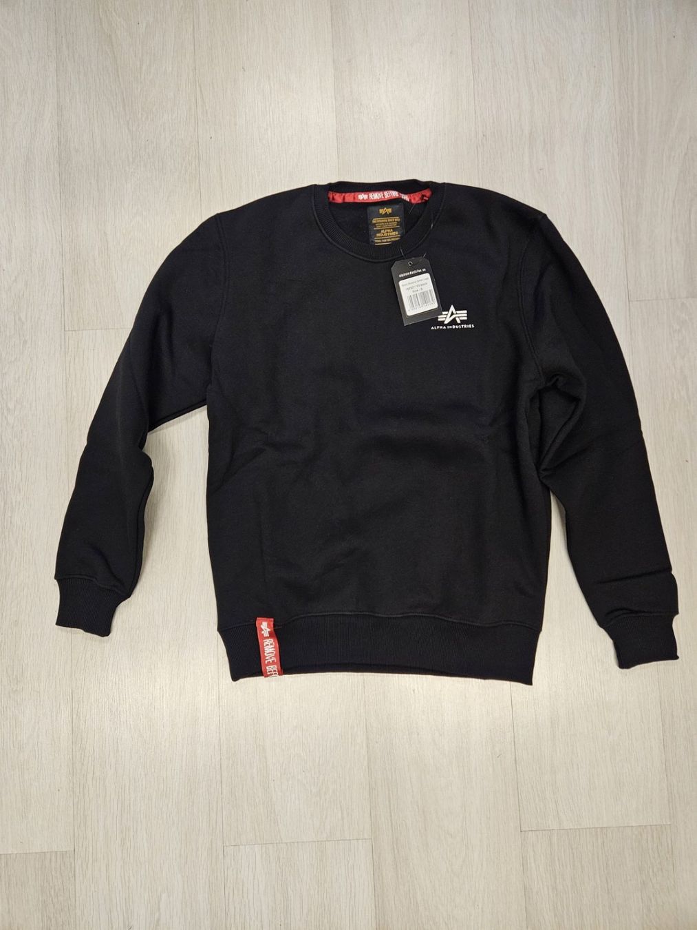 Alpha Industries Maglioni & Felpe: Alpha Industries Basic Small Logo Sweatshirt – Black S Neu – Nuovo e nell'imballaggio originale da Düdingen venduto da BluePalm