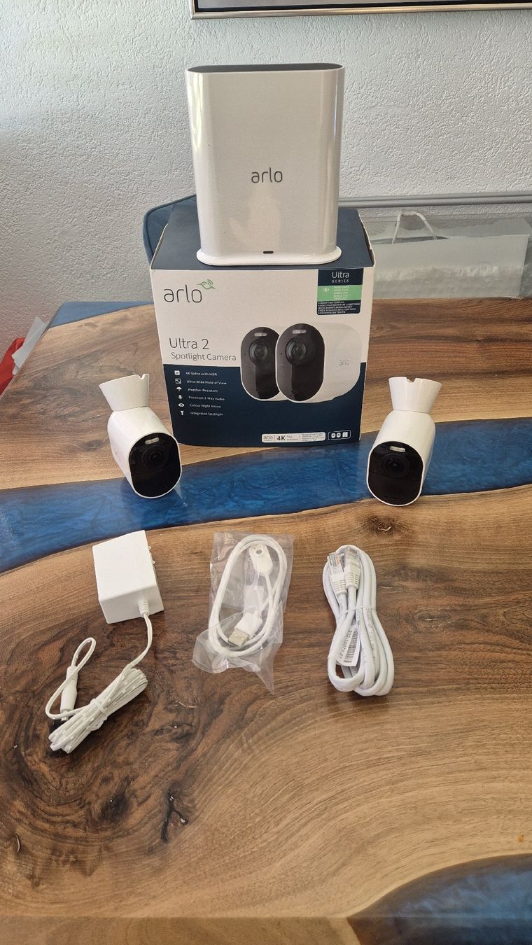 Arlo Webcams: Arlo Ultra 2 Sicherheitskamera-Set – Gebraucht aus Malix von kie_99dm