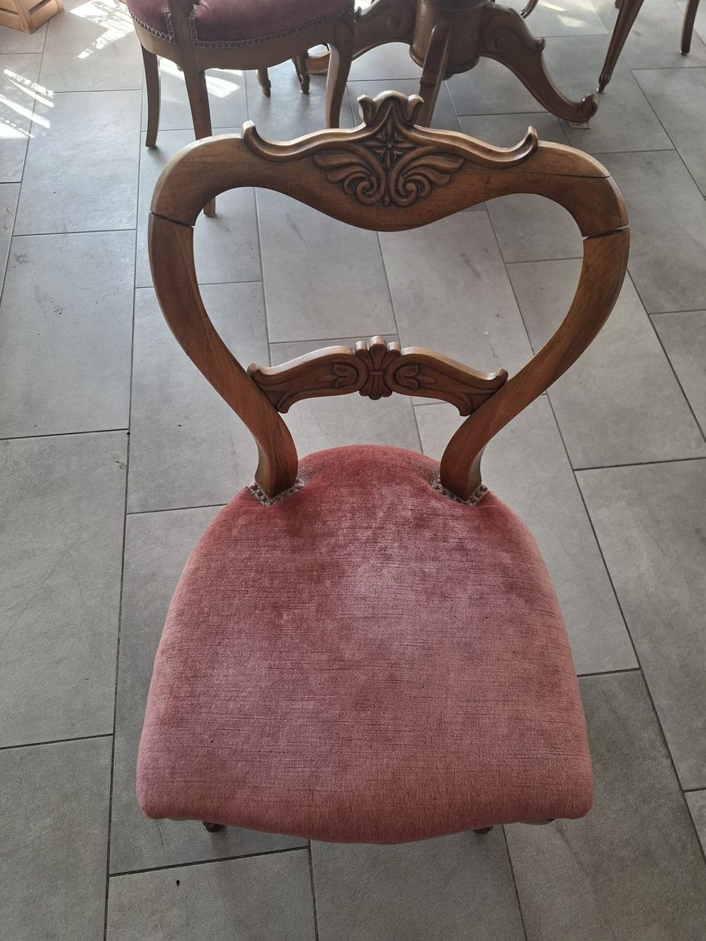 Tavoli: Nussbaum Tisch mit 6 Stühle – Usato da Bellach venduto da mas_hqw8 2