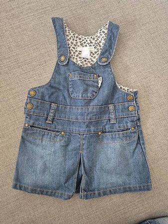 Latzröckchen/Kleid Gr. 74