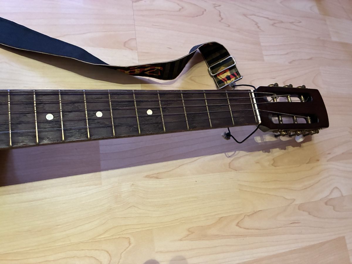 Instruments de musique: Gitarre Royal – Défectueux à Lütisburg par Nadine_I_1990 2
