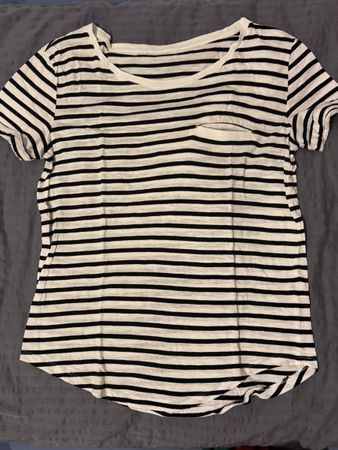Gestreiftes Sommershirt Gr. M, schwarz-weiss, Brusttasche