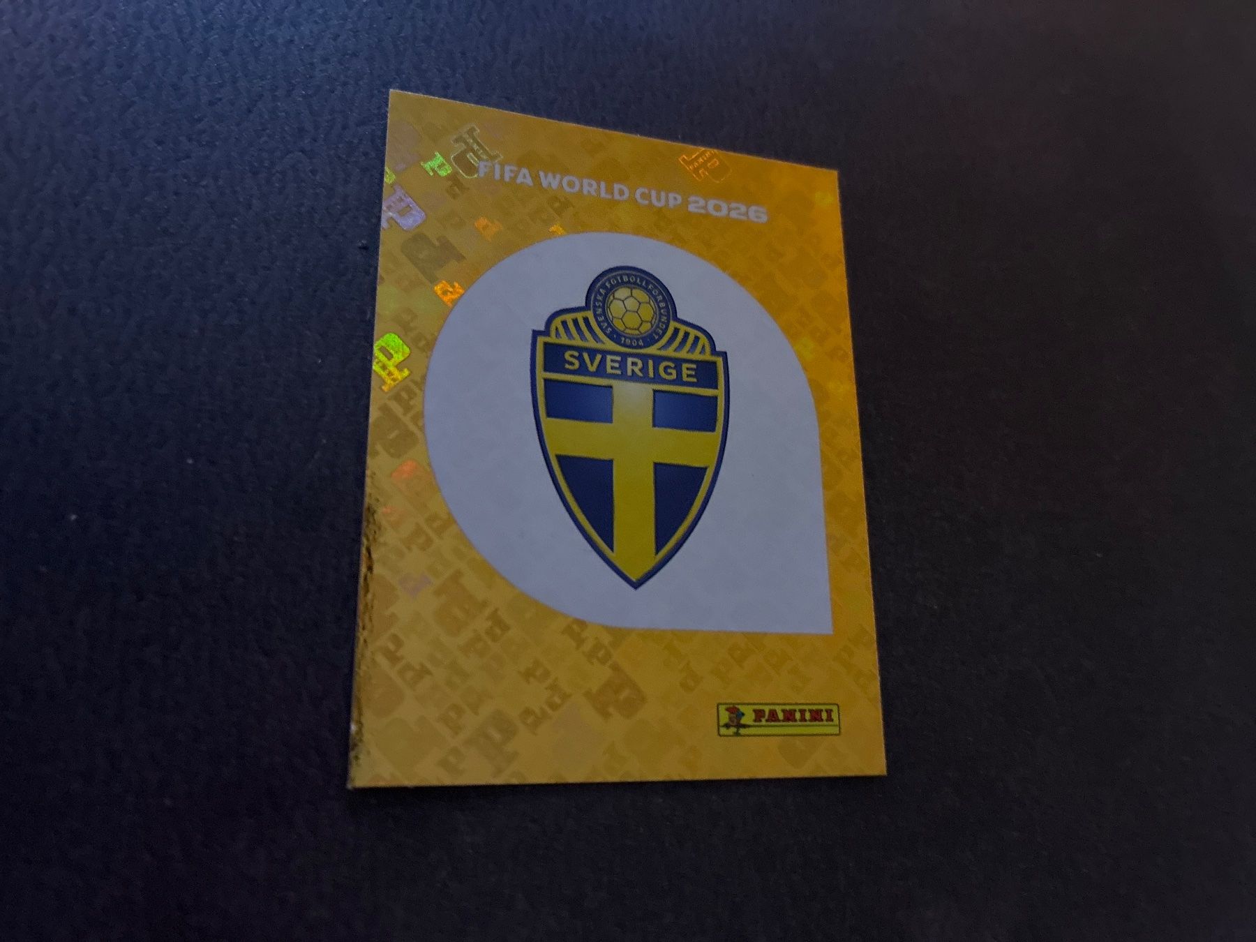 Panini Carte collezionabili: Panini WM 2026 Mexiko Sticker - SWE1 – Nuovo (secondo la descrizione) da Basel venduto da yac_h5js