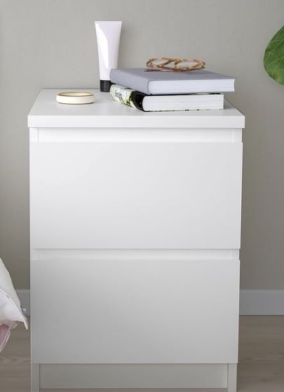 Tables de nuit: Nachttisch Malm weiss von IKEA – D'occasion à Windisch par Nadjagr8ch