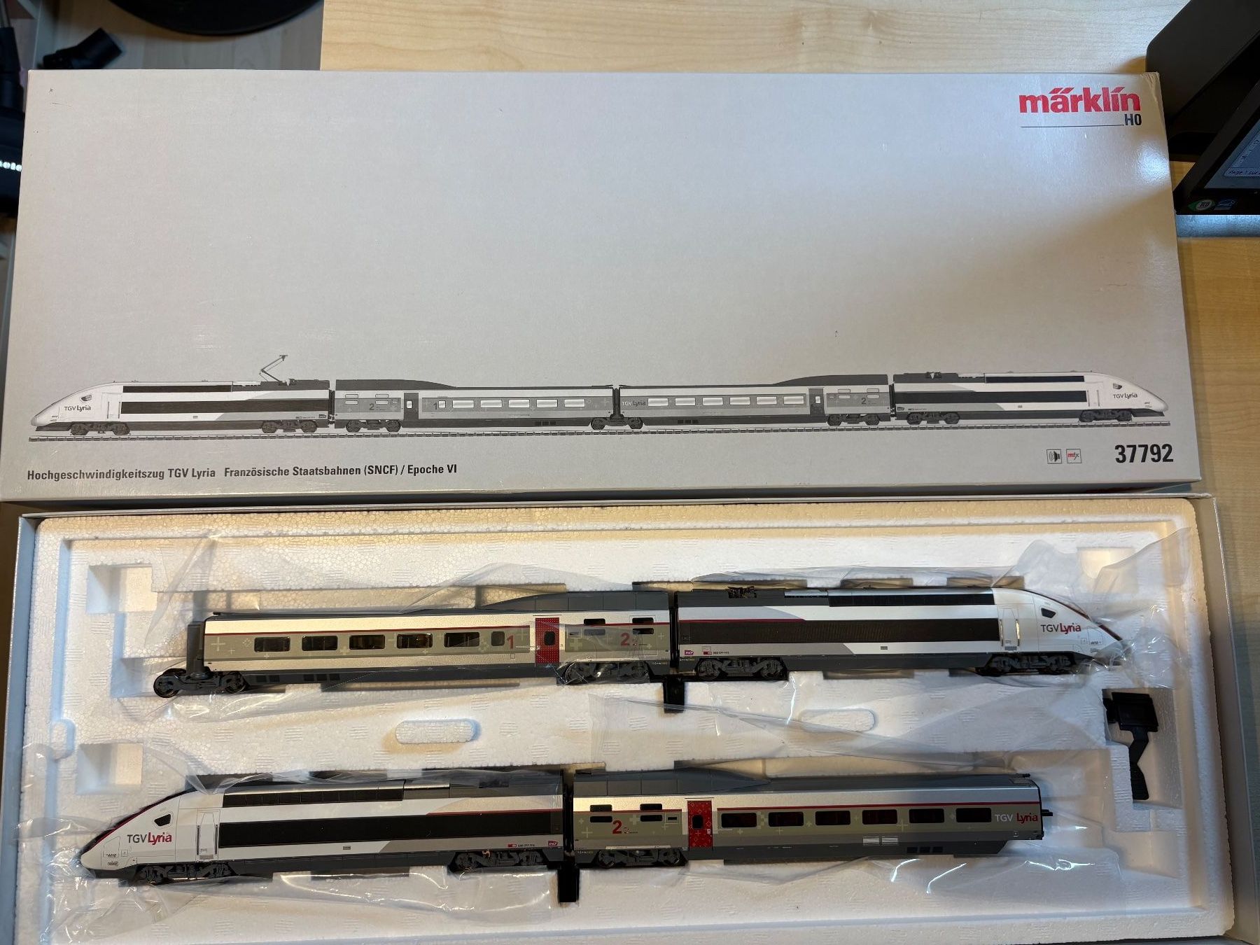 Märklin Trains électriques: Maerklin 37792 TGV Lyria+ 43442 – Neuf avec emballage d'origine à Corcelles Payerne par Pierre66