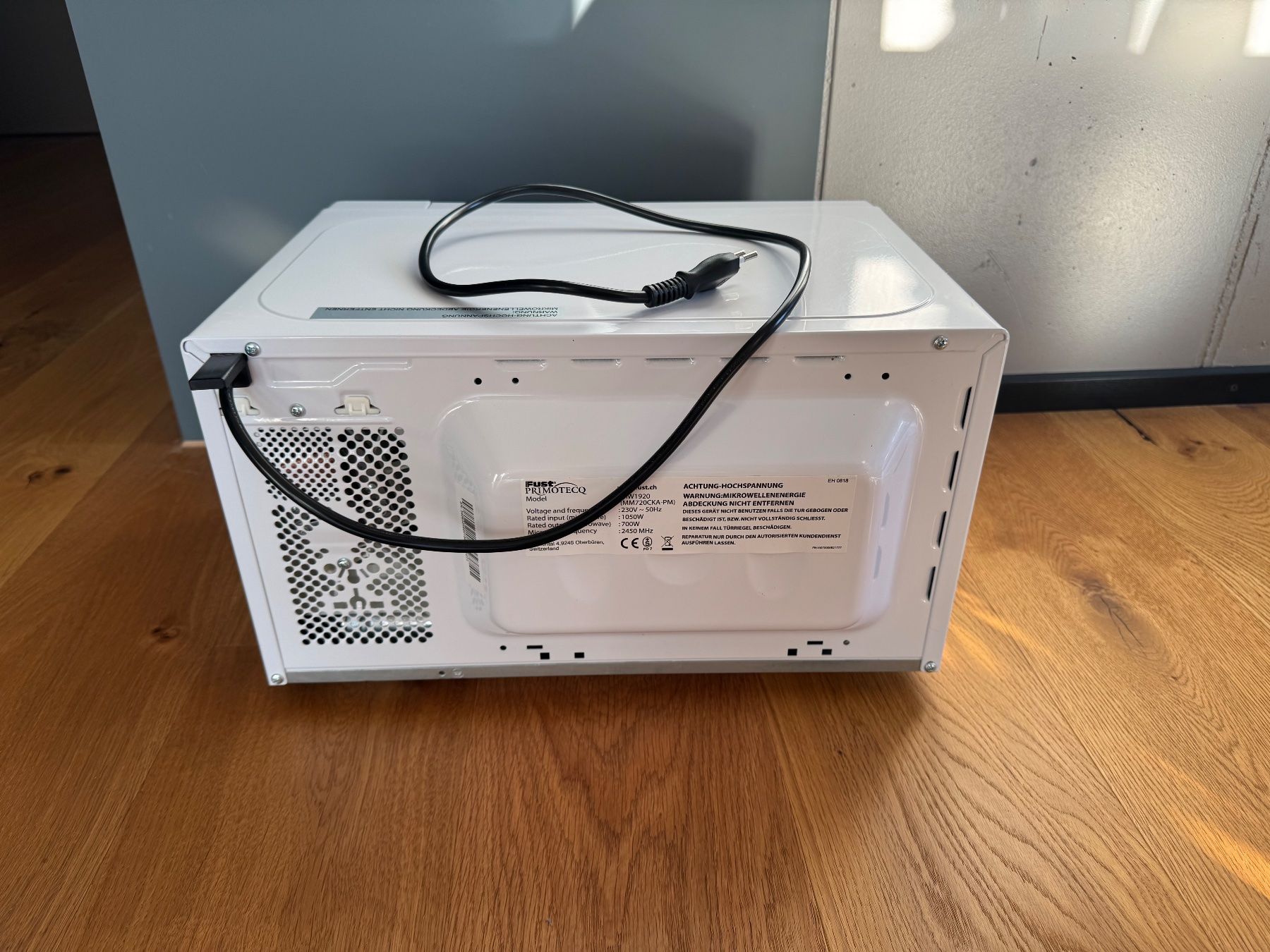 Primotecq Appareils de cuisine: Mikrowelle Fust - Weiss 700W – D'occasion à Zürich par mrdederi 2