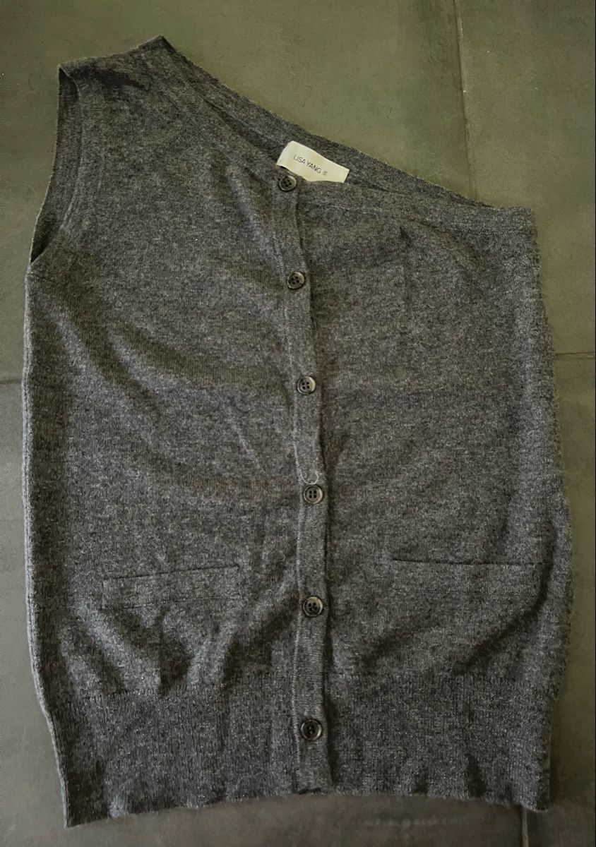 Gilet & Giacche senza maniche: Lisa Yang Kaschmir One Shoulder Top, Gr. 38, – Nuovo (secondo la descrizione) da Zürich venduto da lynni1996