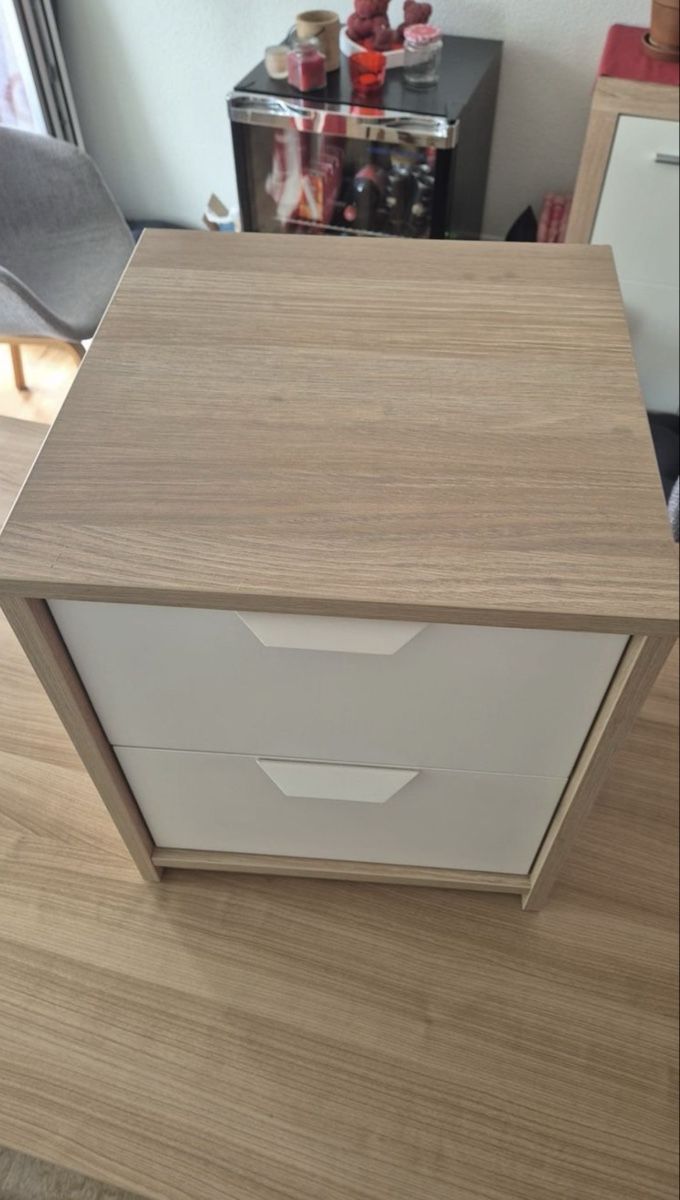 Comodini: Nachttisch in Holzoptik - IKEA ASKVOLL – Nuovo (secondo la descrizione) da Burgdorf venduto da simplysereina 1