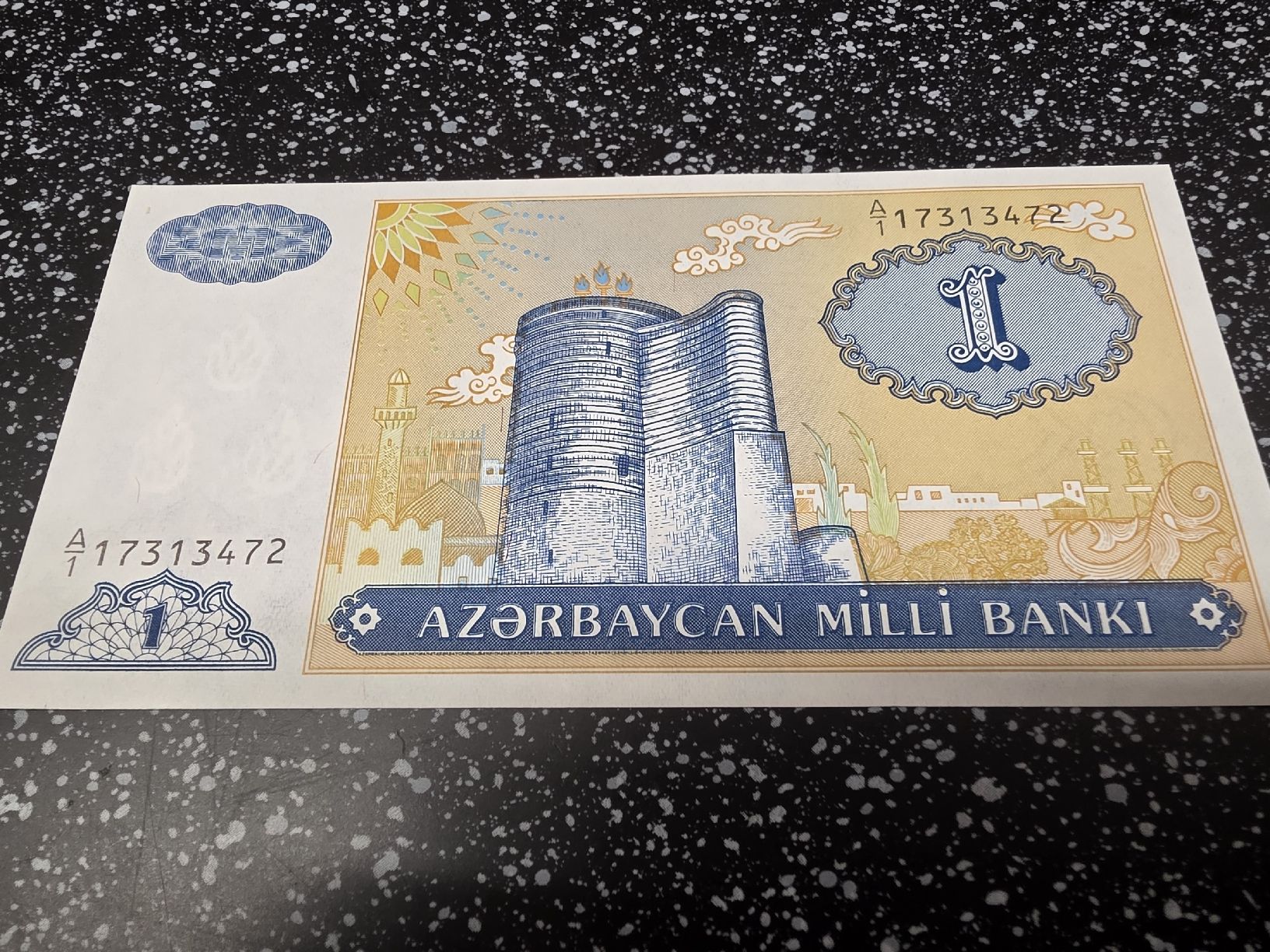 Billets de banque: 1 Manat Banknote Aserbaidschan  – Neuf avec emballage d'origine à Herisau par Antiques.AR
