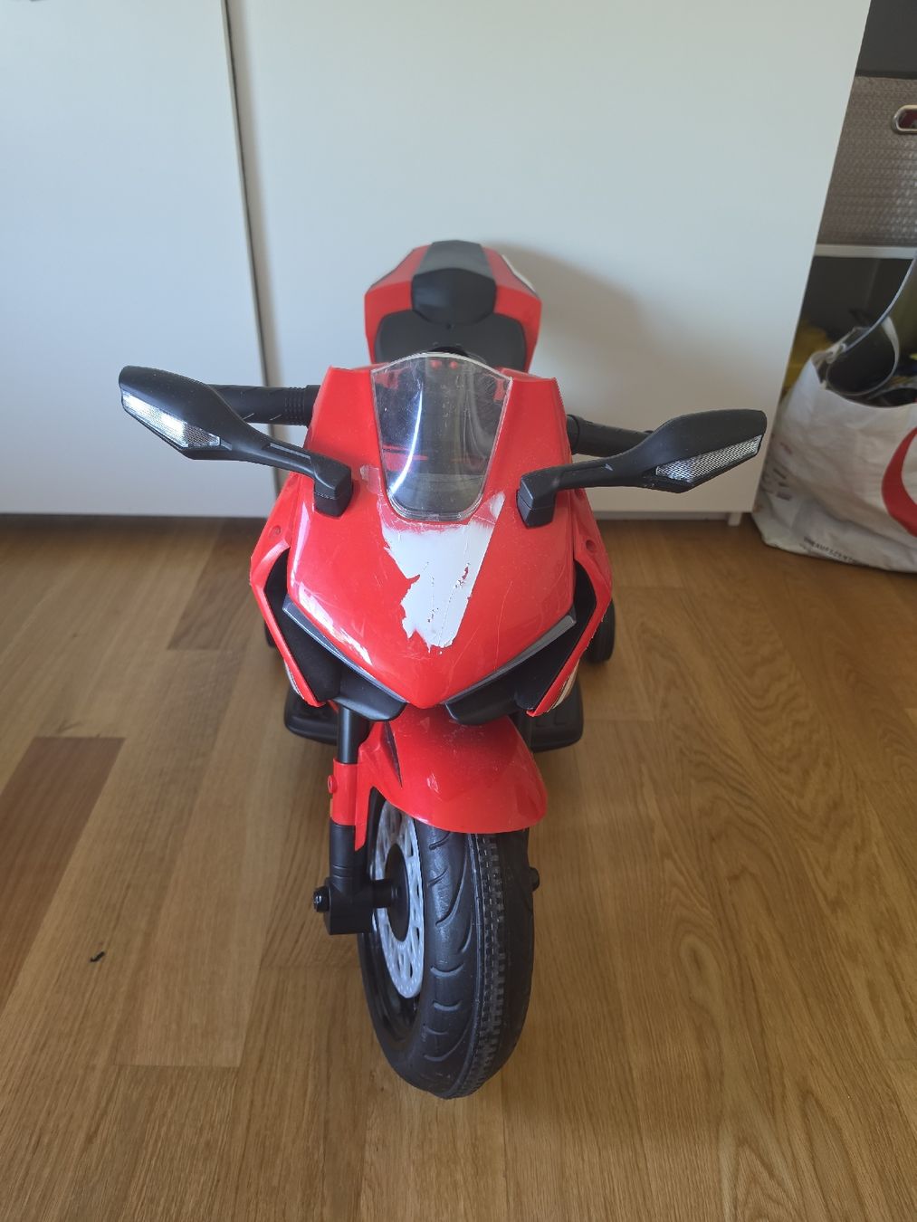 Véhicules pour enfants: Kinder Motorrad elektrisch – D'occasion à Winterthur par Ninceic33 1
