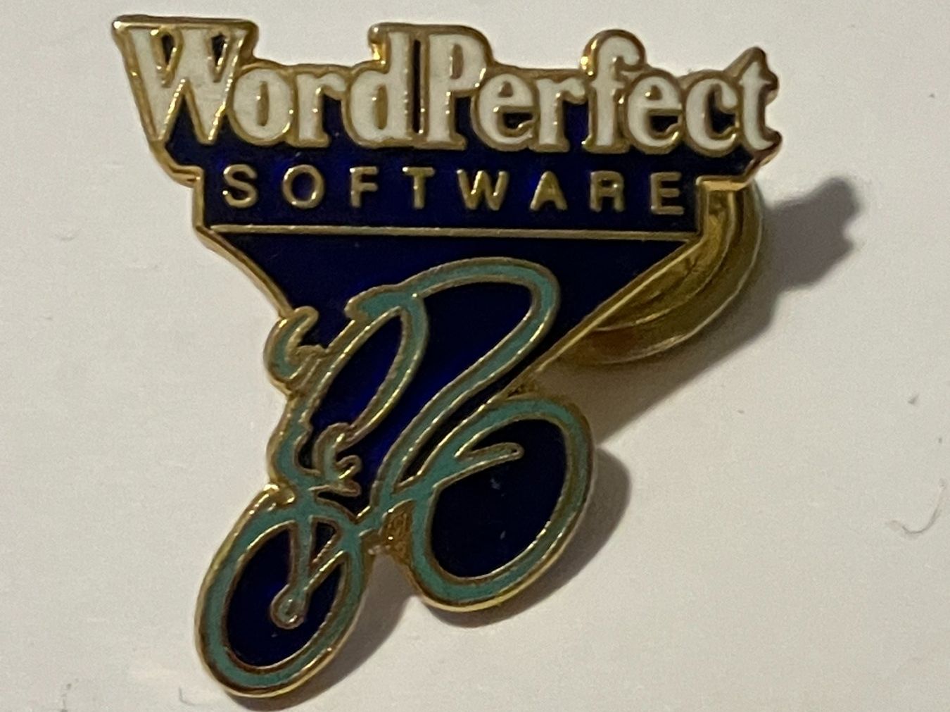 Placchette & Badge: 1 Pin Word Perfekt Software – Usato da Basel venduto da djwwpp