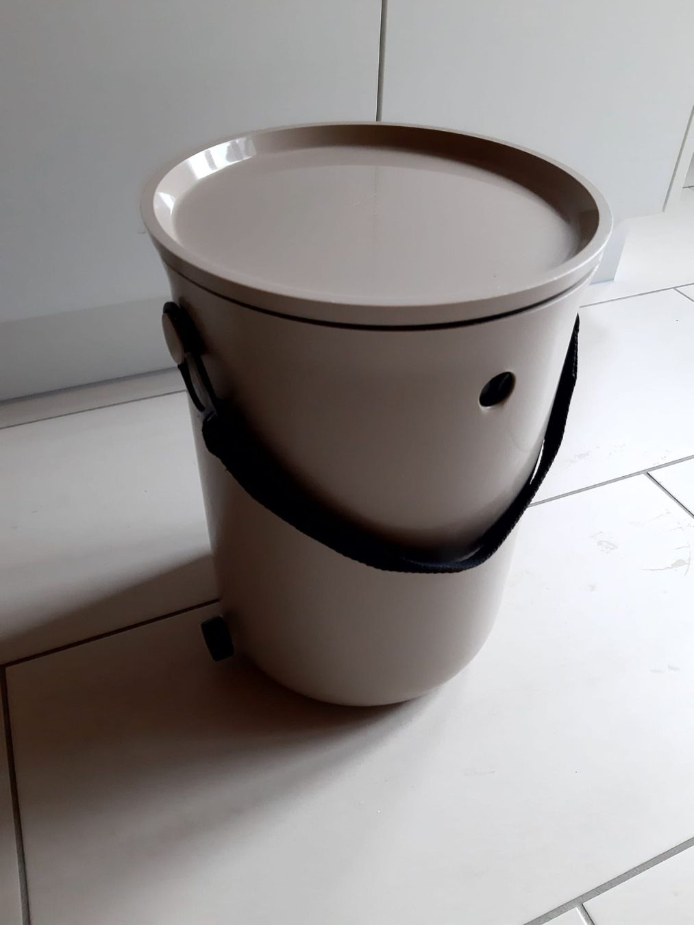 Autres articles pour la maison: Bokashi Küchenkomposter Organko beige – D'occasion à Sarnen par Obwaldnerfrau