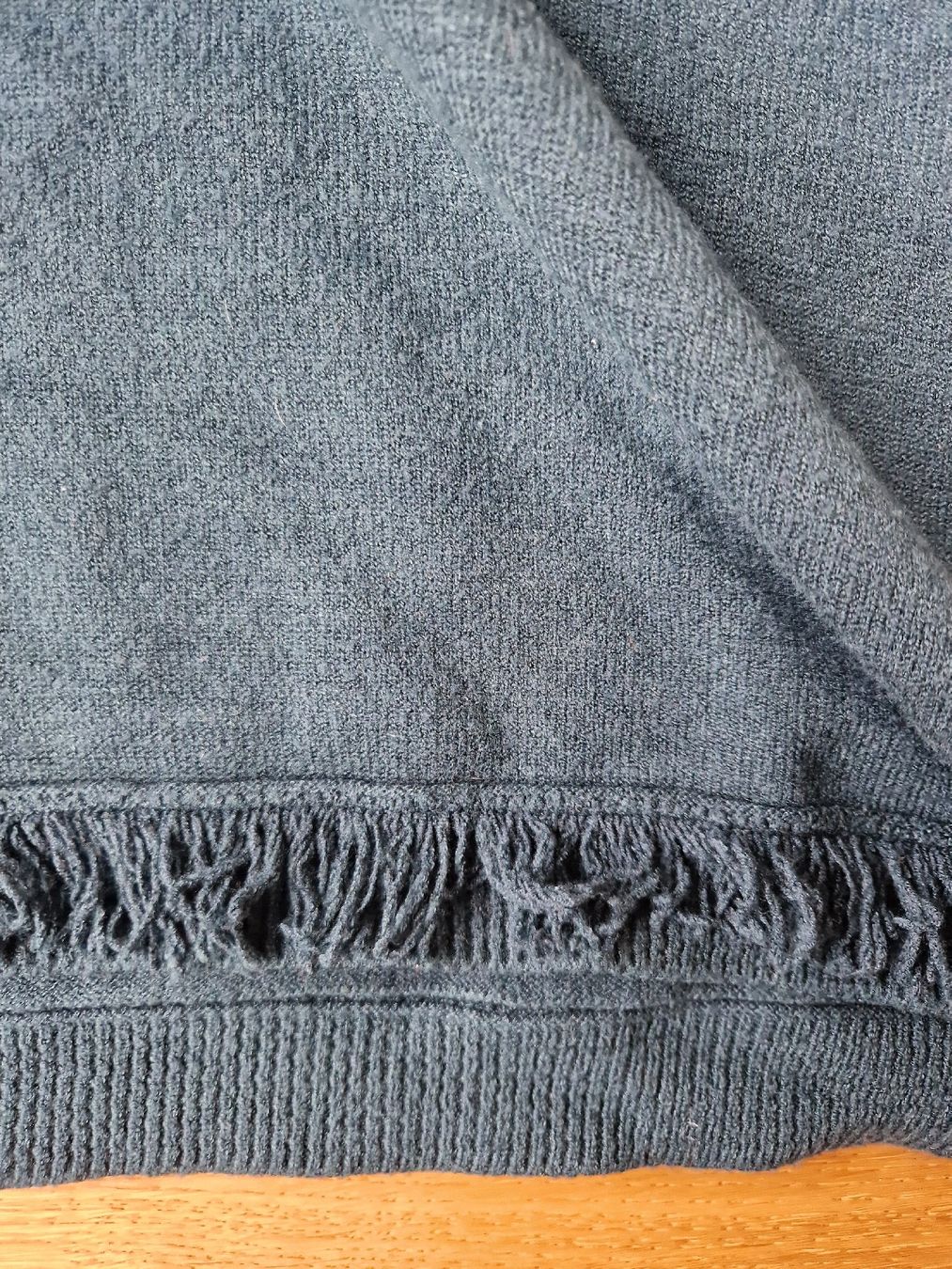 Maglioni & Felpe: Wunderschöner oversize Pullover mit Fransen – Usato da Eschenbach SG venduto da SanFranciscoCalifornia 2