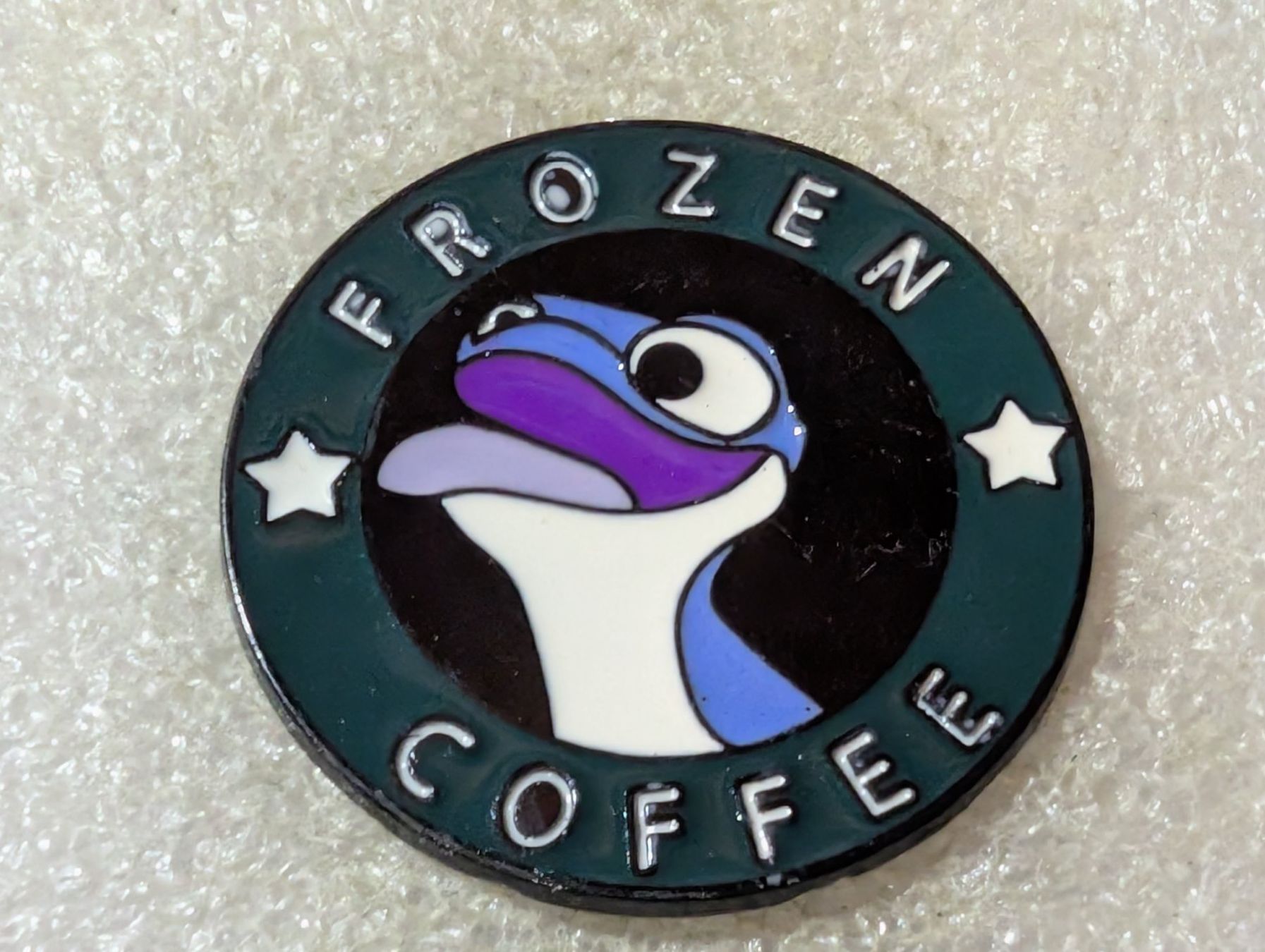 Plaketten & Abzeichen: Ansteckpin 171: Frozen Coffee – Gebraucht aus Oppligen von Pin-Fall-Shop