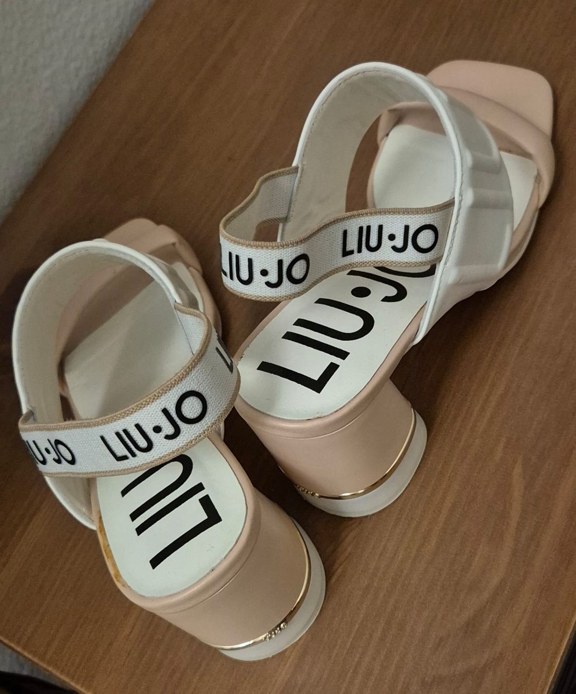 Liu Jo Scarpe da donna: Liu Jo, taille 38, Sandales à talons hauts et maxi logo – Nuovo (secondo la descrizione) da Vevey venduto da sil_qz5h 2