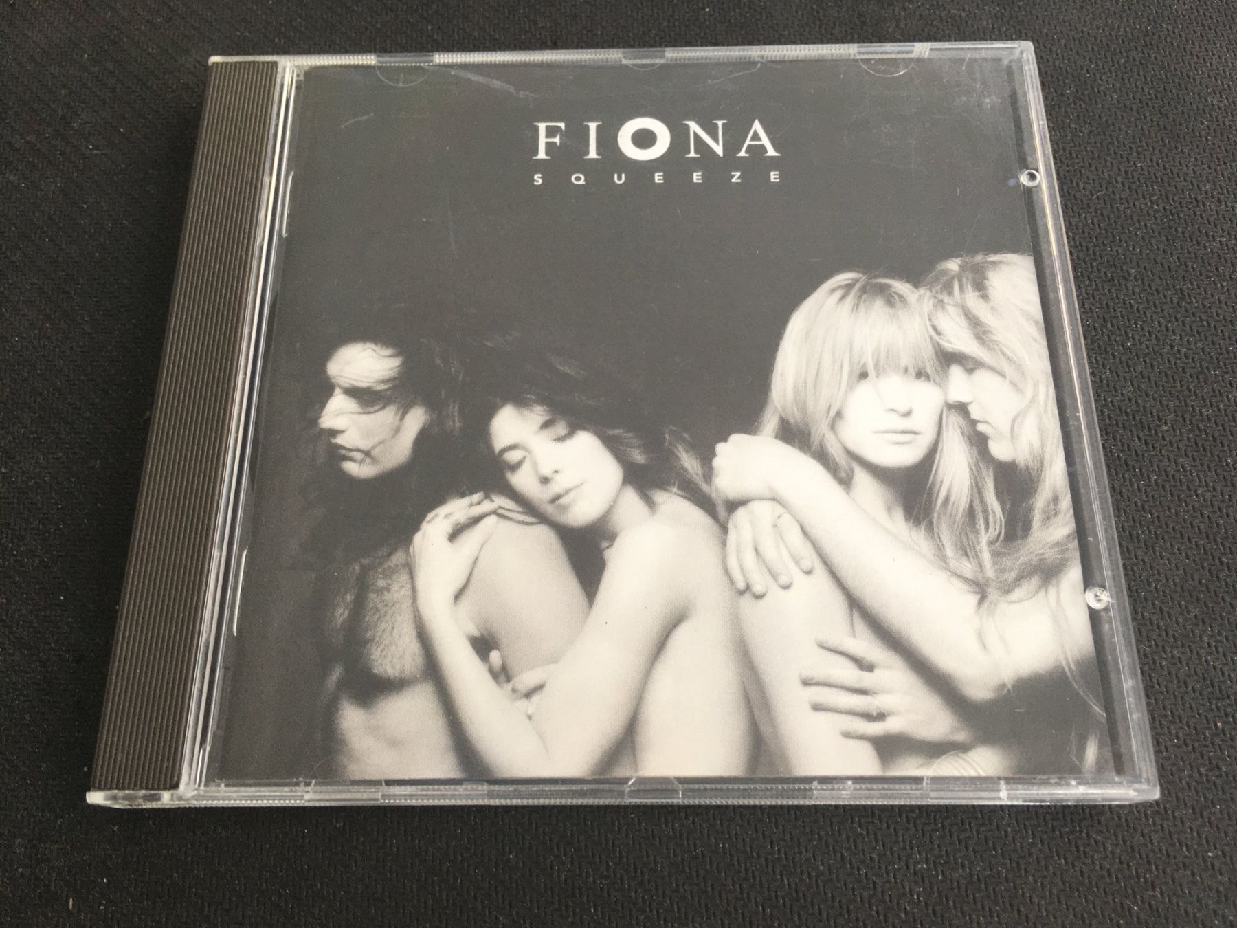 CD: Fiona - Squeeze -CD- – Usato da St.Gallen venduto da MedienJoe