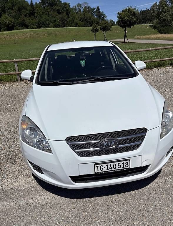 Autos: Frisch ab MFK! KIA Ceed – Gebraucht aus Erlen von sta_7tpm