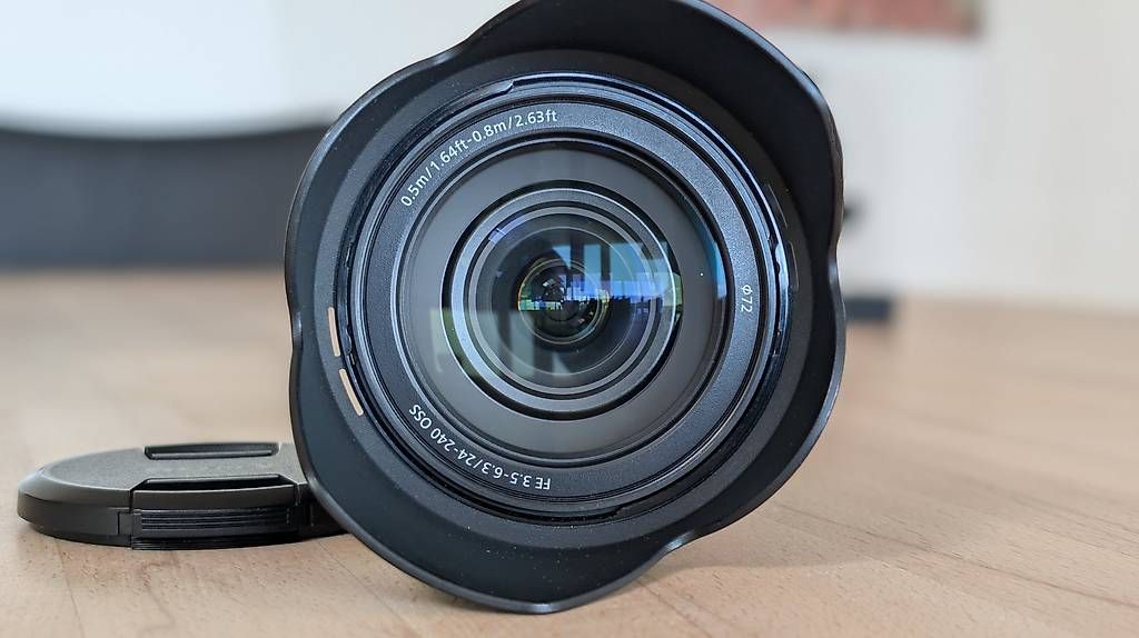 Sony Obiettivi: SONY FE 24-240mm OSS – Usato da Menzingen venduto da S.F.T 1