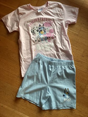 Tolles Bluey Pyjama Gr. 122/128, Neu