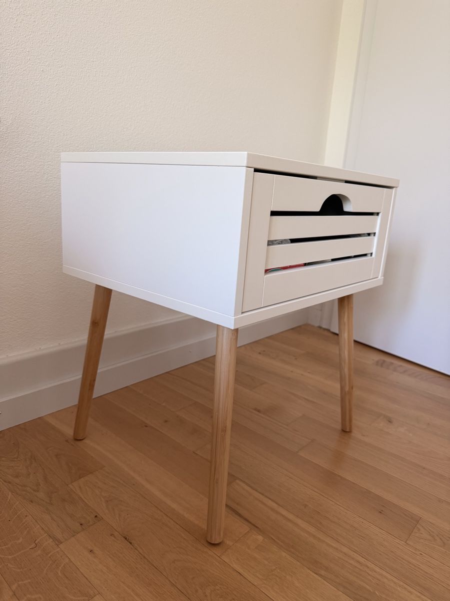 Tables de nuit: Bedside Table – D'occasion à Zürich par mar_h7x7 2