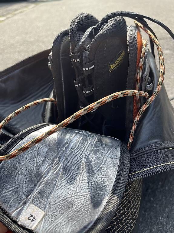 Scarpe da uomo: Summitschuhe Grösse 42 – Usato da Walchwil venduto da Lisa11.02 3