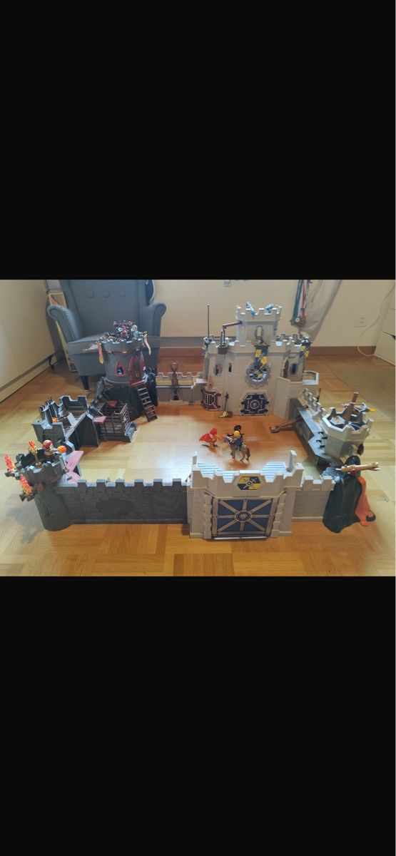 Playmobil Giocattoli: Playmobil Ritterburg – Usato da Fraubrunnen venduto da nic_d92l 1