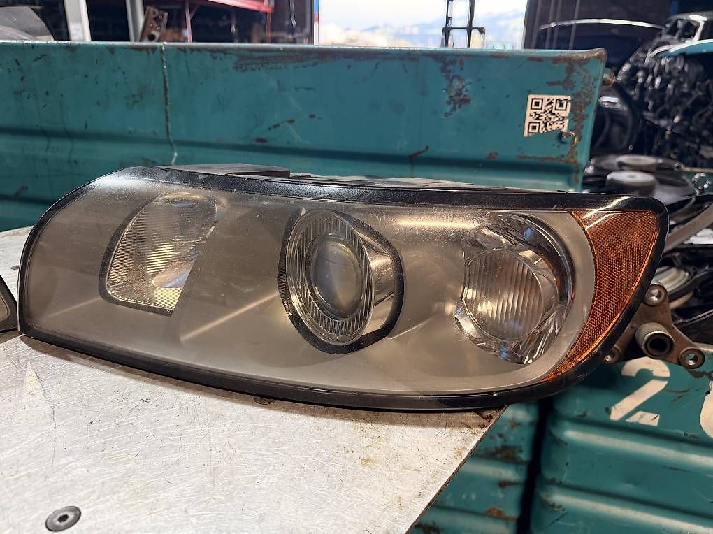 Fari: Scheinwerfer Volvo S40 / V50  – Usato da Udligenswil venduto da Sch2s 1