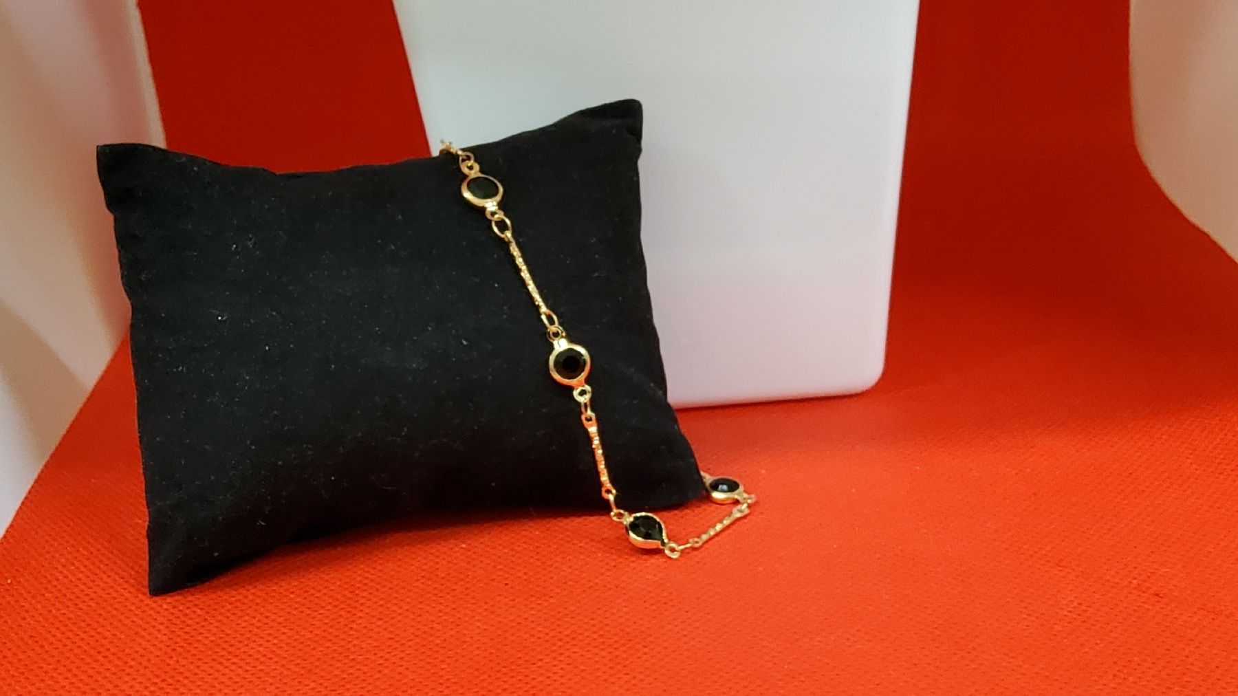 Bracciali & Braccialetti: armband mit Green Steinen, elegant – Nuovo (secondo la descrizione) da Herisau venduto da Nluanalucas