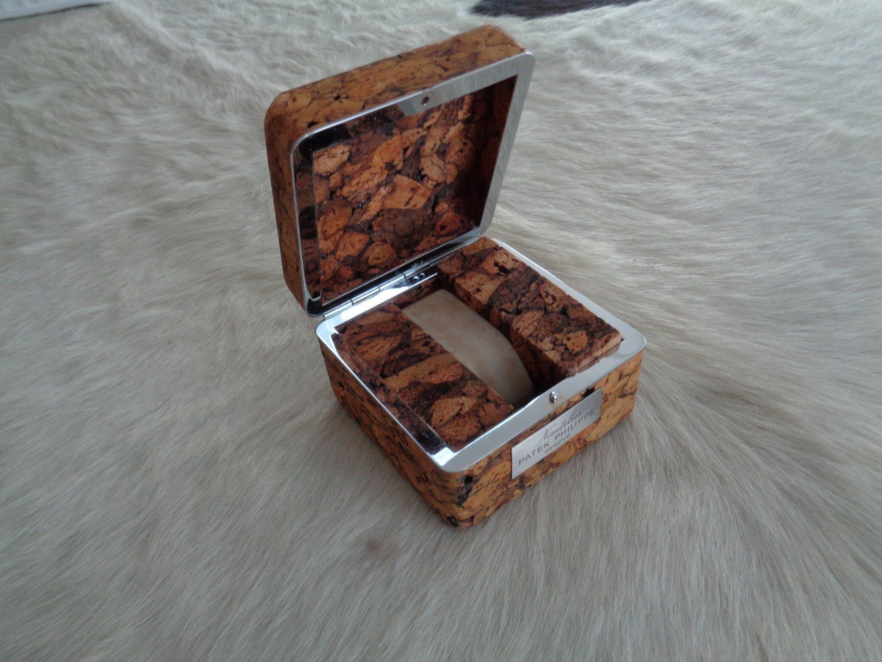 Patek Philippe Scatole porta orologi: Patek Philippe Kork Box für Nautilus Ref. 3700 – Usato da Wolfertswil venduto da Schorsch3 2